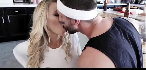  Katie Morgan Gets Dicked Down By Her Man’s Friend